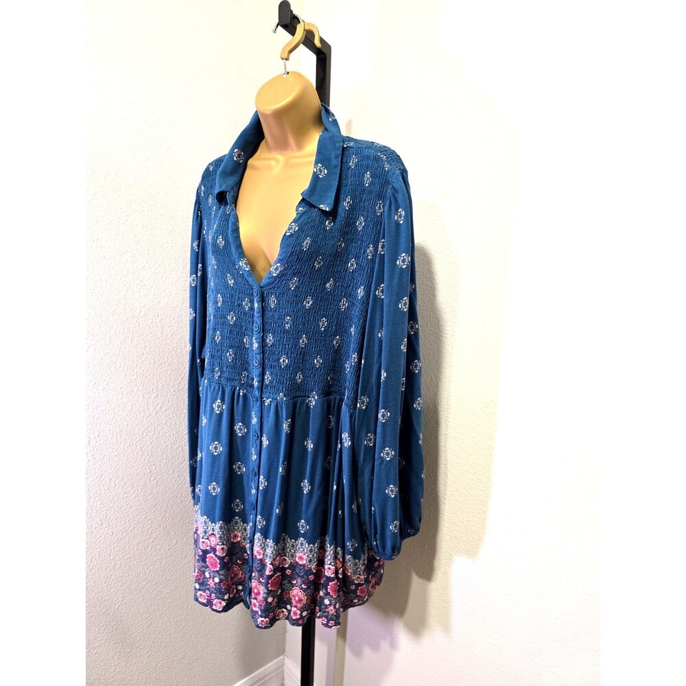 Torrid Blue Floral Peasant Top 26 28 Size 4 Smocked Milkmaid Boho Cottage V Neck